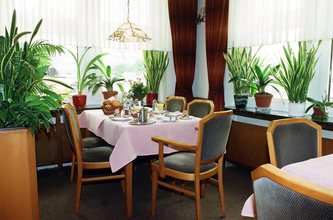 Hotel Delfthalle Эмден Экстерьер фото